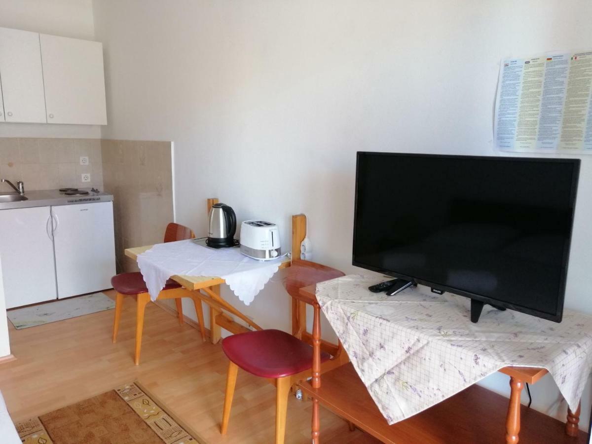 Apartments Emmas Studio Stari Grad  Eksteriør billede