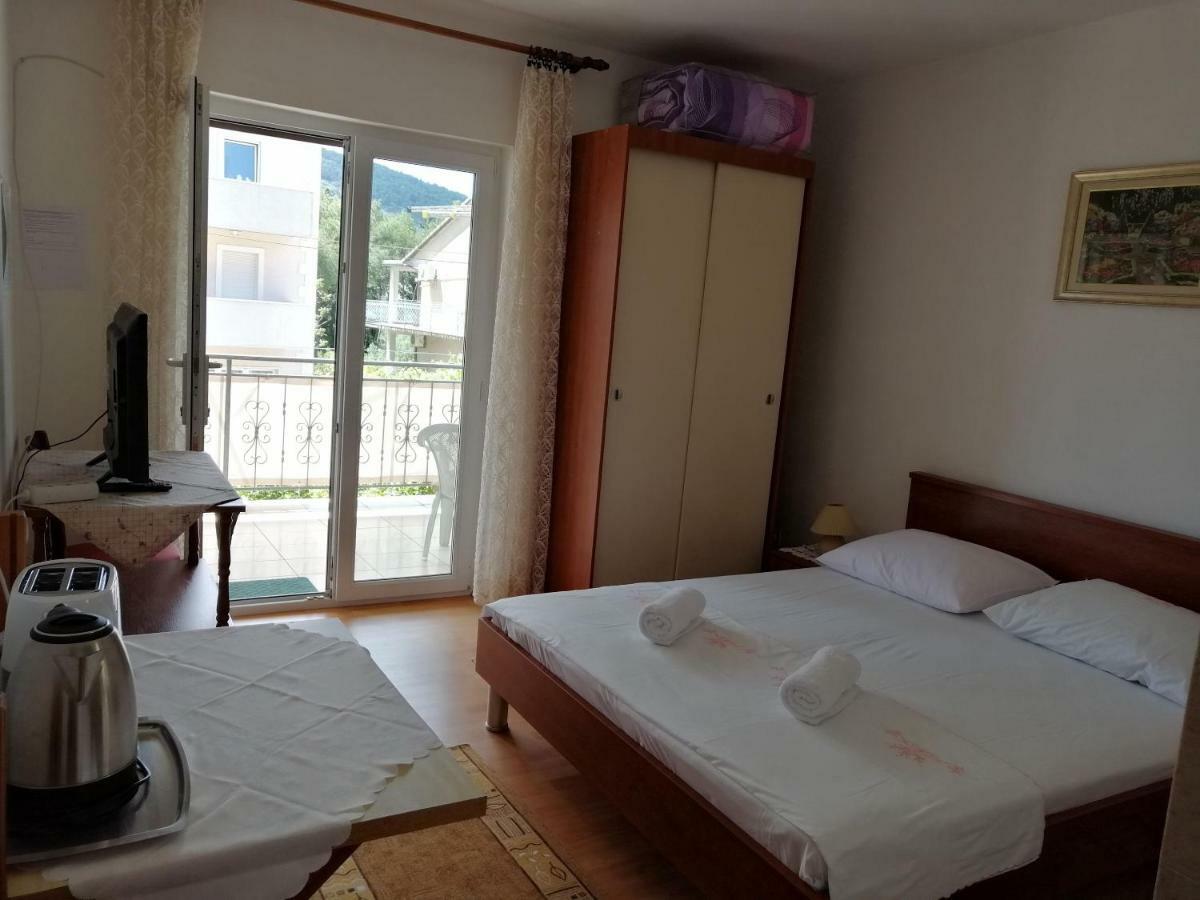 Apartments Emmas Studio Stari Grad  Eksteriør billede