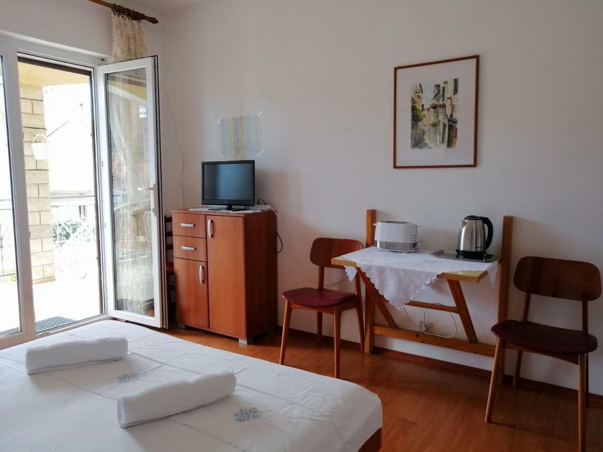 Apartments Emmas Studio Stari Grad  Eksteriør billede