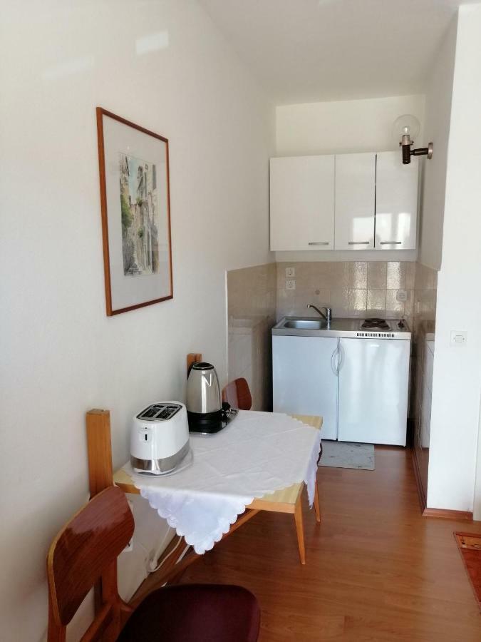 Apartments Emmas Studio Stari Grad  Eksteriør billede